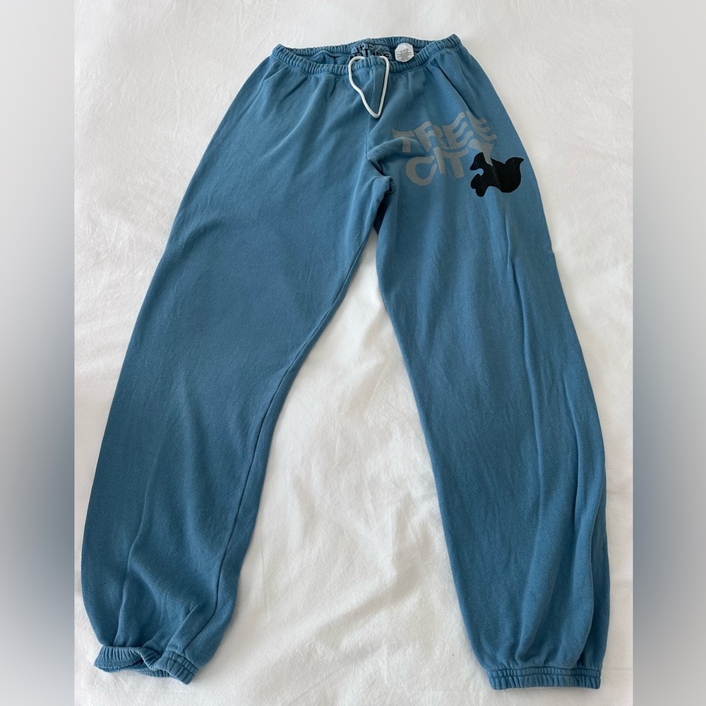 Free city sweatpants size XL